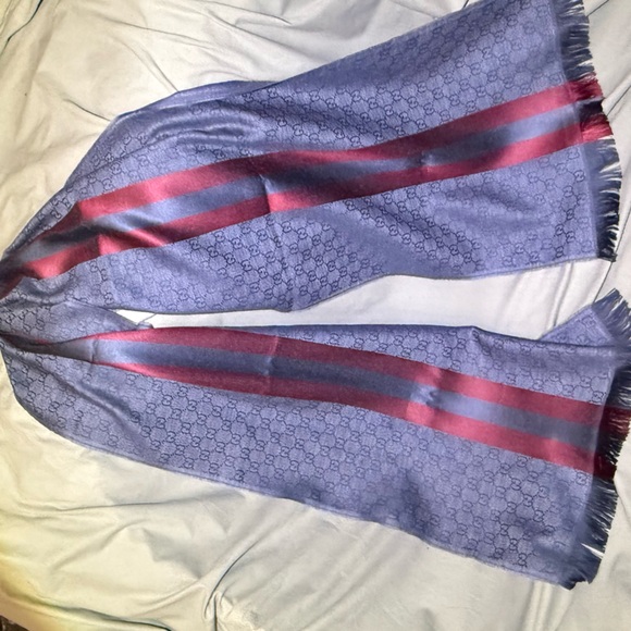 Gucci blue 'GG' Pattern Scarf - Picture 2 of 4
